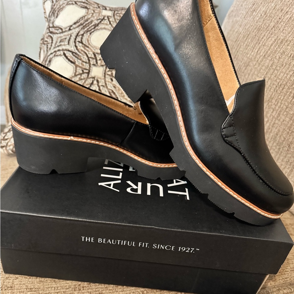 New in box, Naturalizer loafers size 9.5 wide